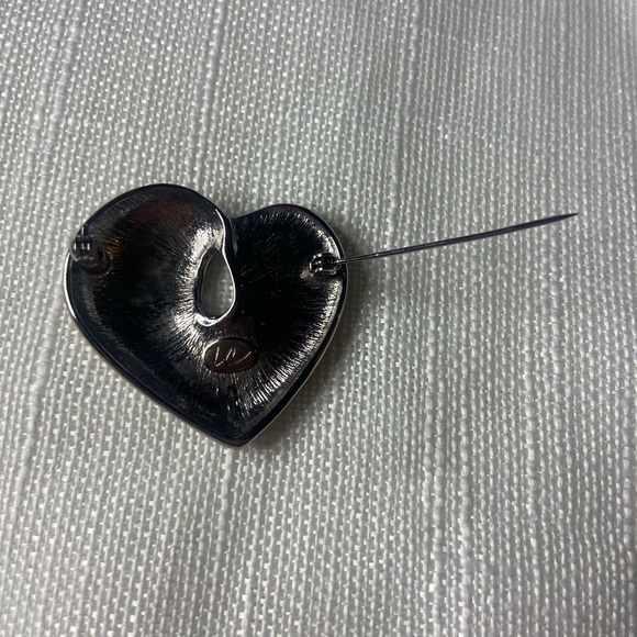 Liz Claiborne Gold Tone Heart Brooch - LC Gold Tone Heart Pin - Picture 3 of 5